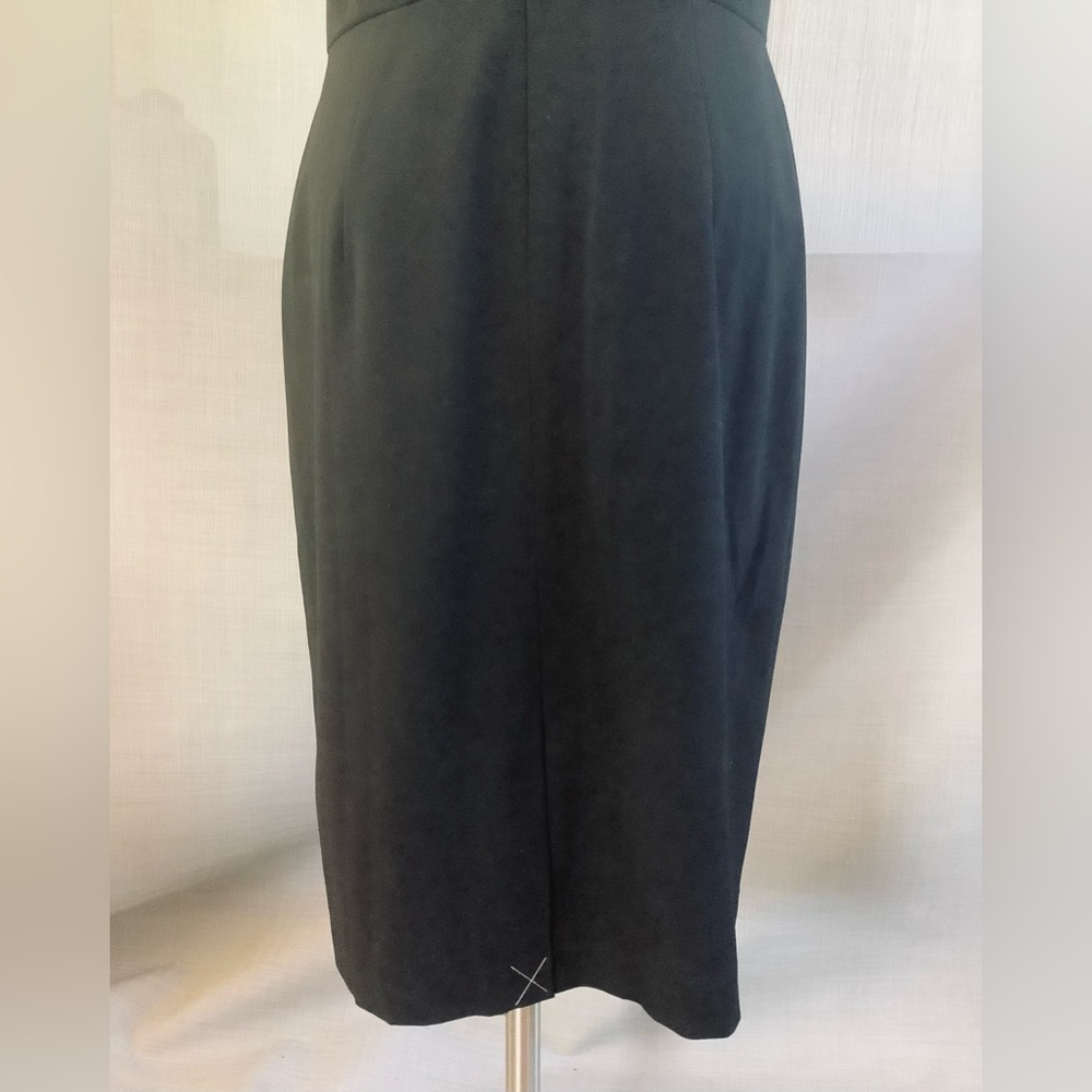 Size 4 Ann Taylor Sheath sleeveless V neck black dress shirt LBD - Picture 5 of 9